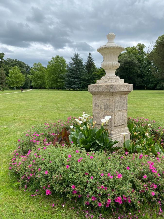Chateau De St-Fulgent, Gite La Tour Saint-Fulgent Luaran gambar